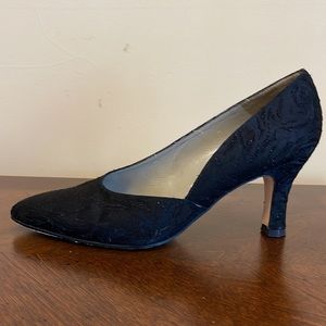 Liz Claiborne Black Fabric Pumps 8.5